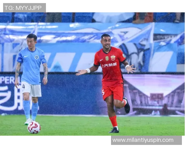 铲射自家大门乌龙失误三镇扳回一球十人新鹏城仍落后