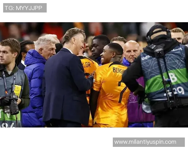 马伦谈与邓弗里斯默契配合称共同训练已久助力球队表现